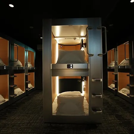 New Japan Capsule Hotel Cabana